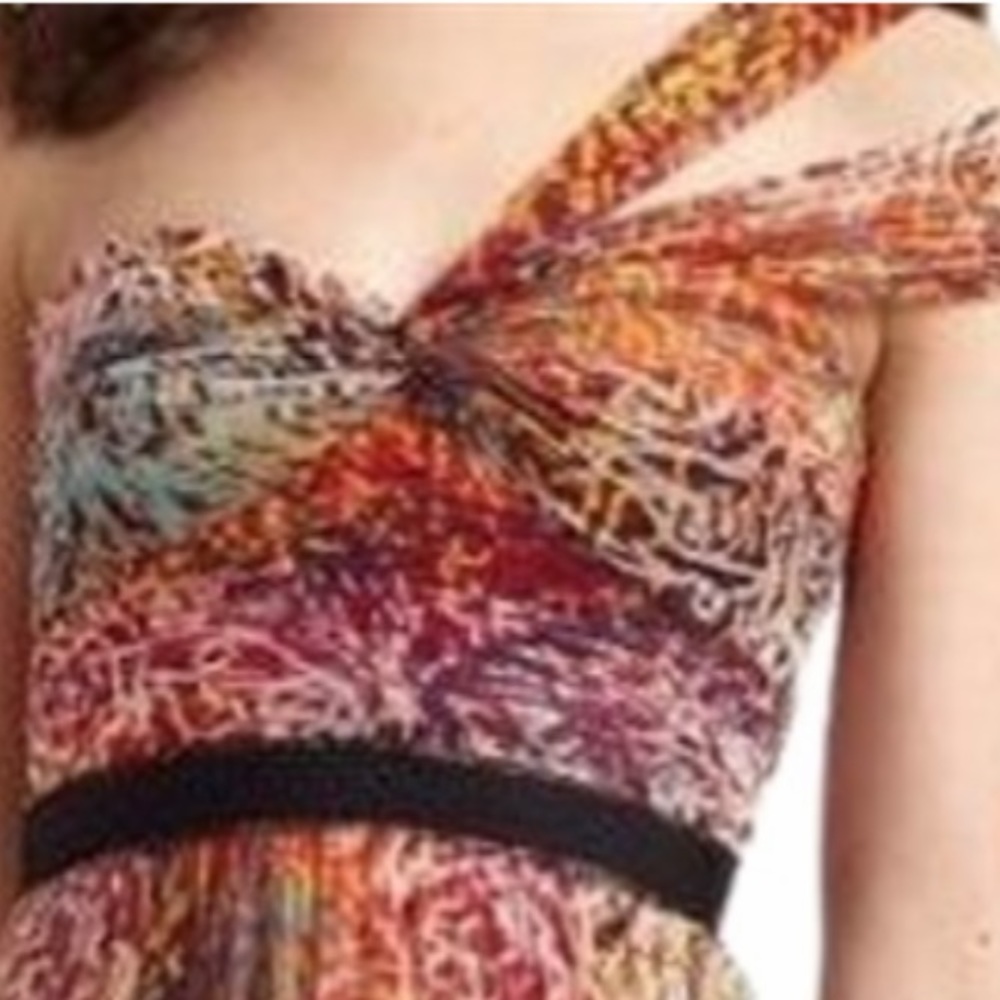 Like NEW BCBG MAX AZRIA FORMAL DRESS - Picture 4 of 13